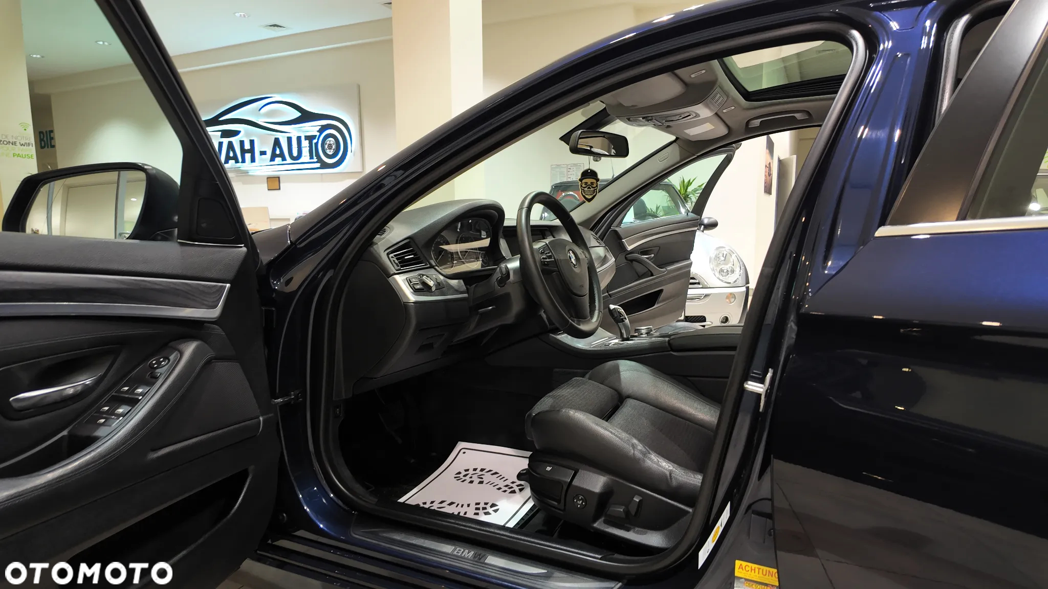 BMW Seria 5 520d - 33