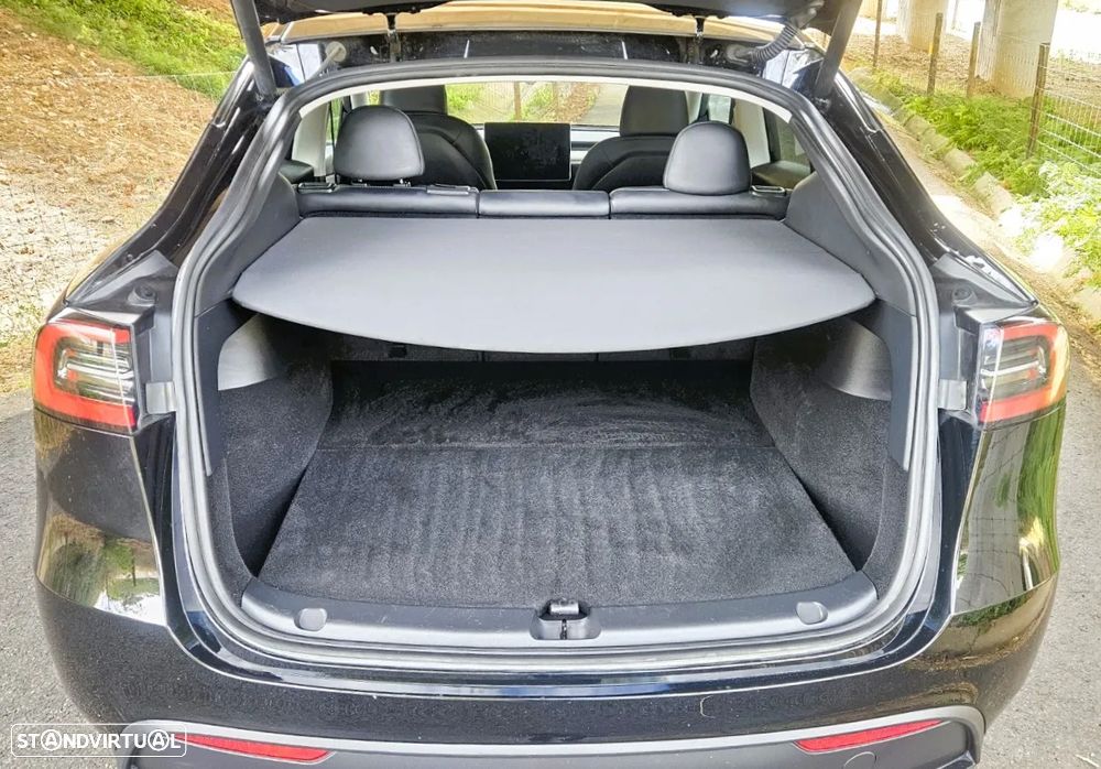 Tesla Model Y Long Range Dual Motor AWD - 34