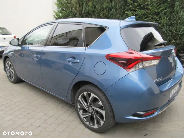 Toyota Auris Hybrid 135 Premium - 3