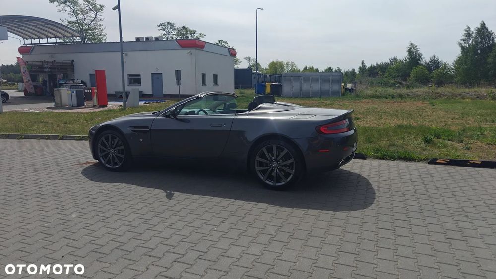 Aston Martin V8 Vantage - 19