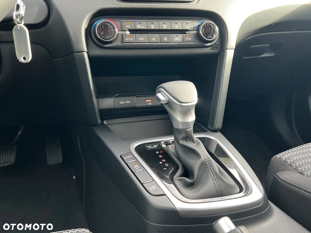 Kia Ceed 1.5 T-GDI M DCT - 24