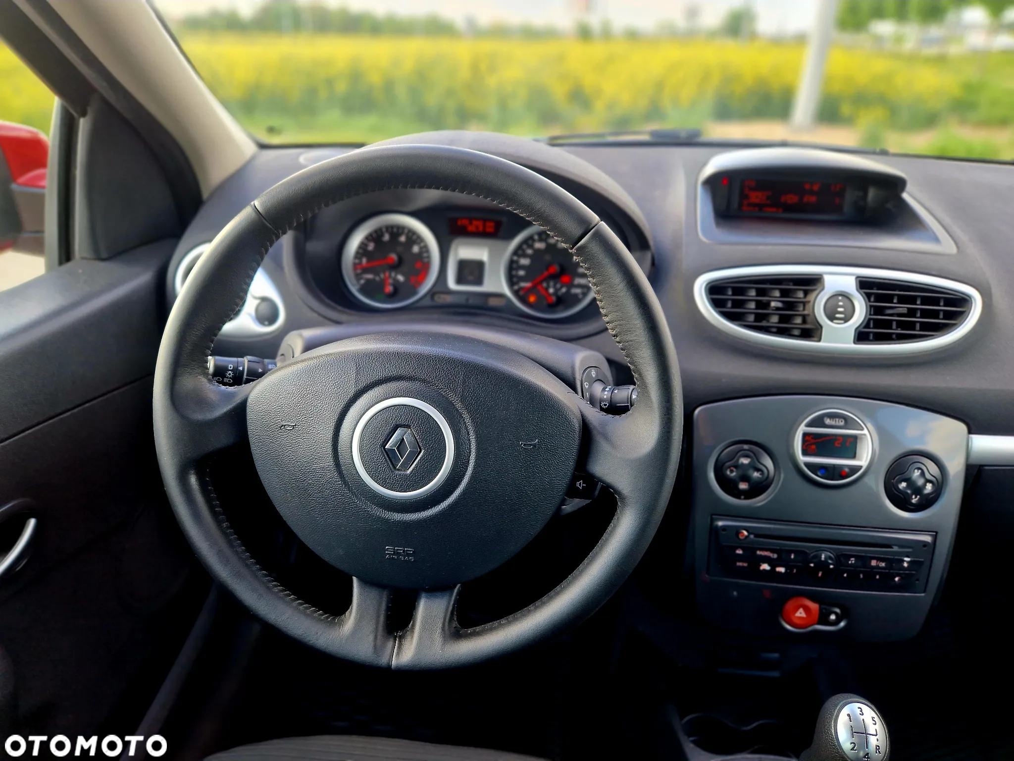 Renault Clio - 16