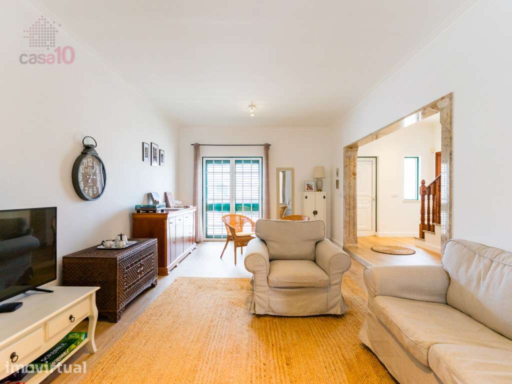 Moradia V5+1 renovada em zona de excelência em Alcochete - Grande imagem: 2/48