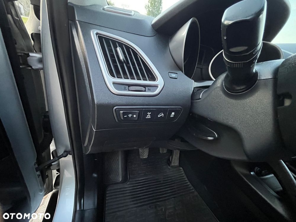 Hyundai ix35 2.0 CRDi Style 4WD - 24