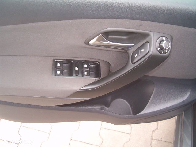 Volkswagen Polo - 17