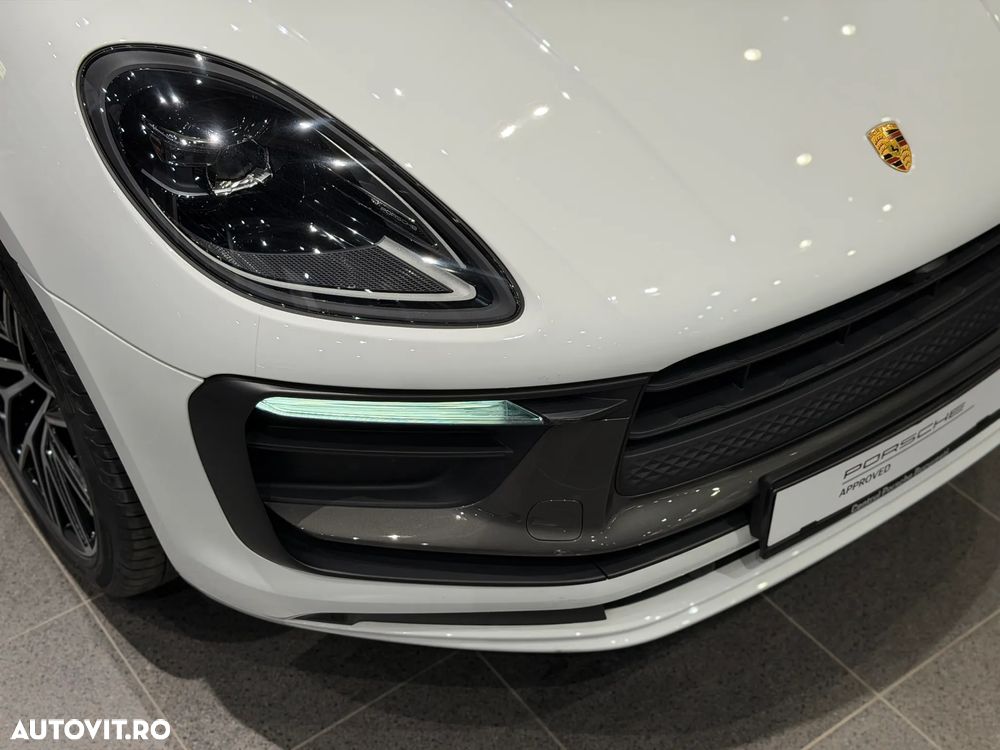 Porsche Macan T - 33