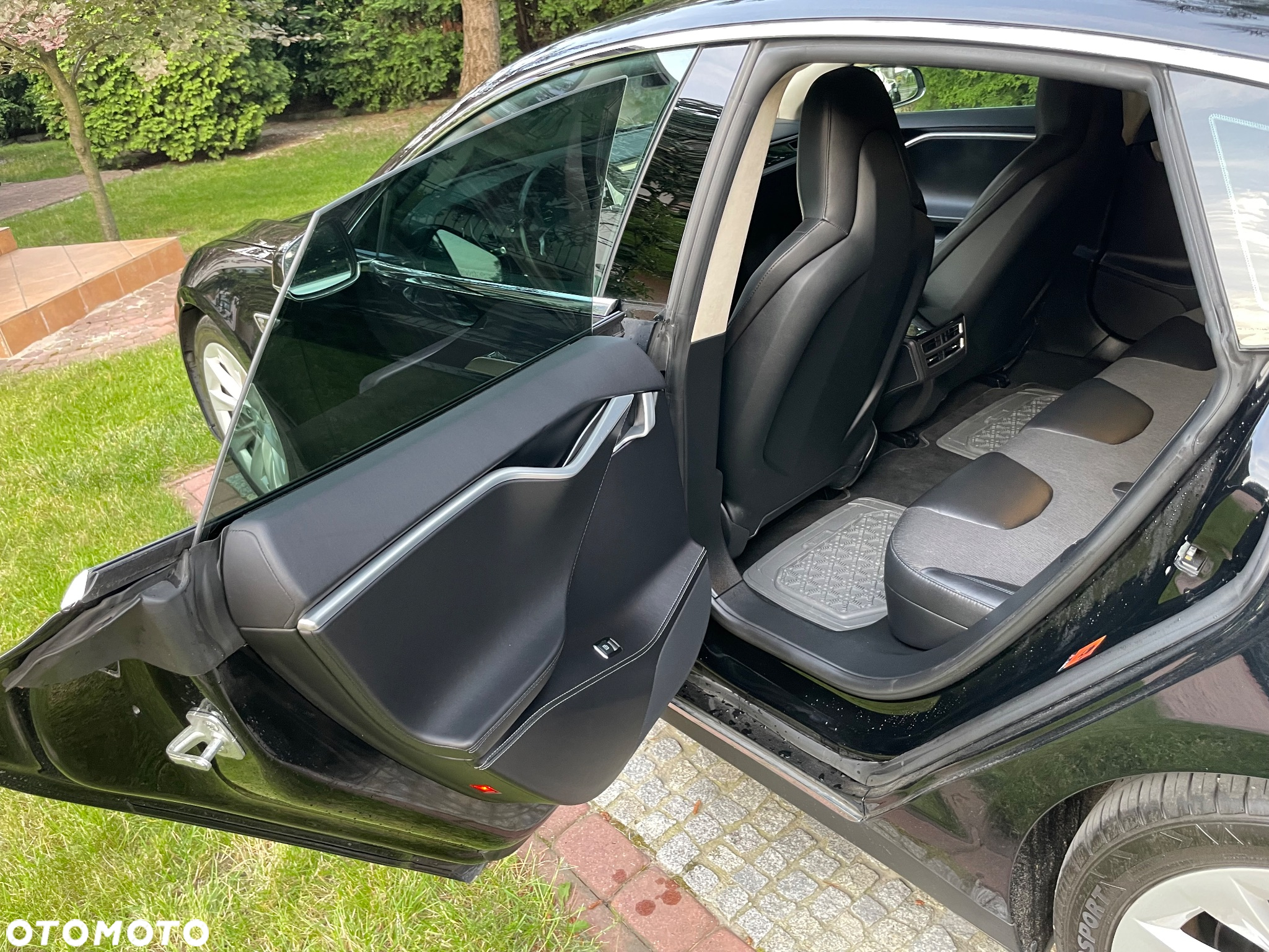 Tesla Model S 70 D - 16