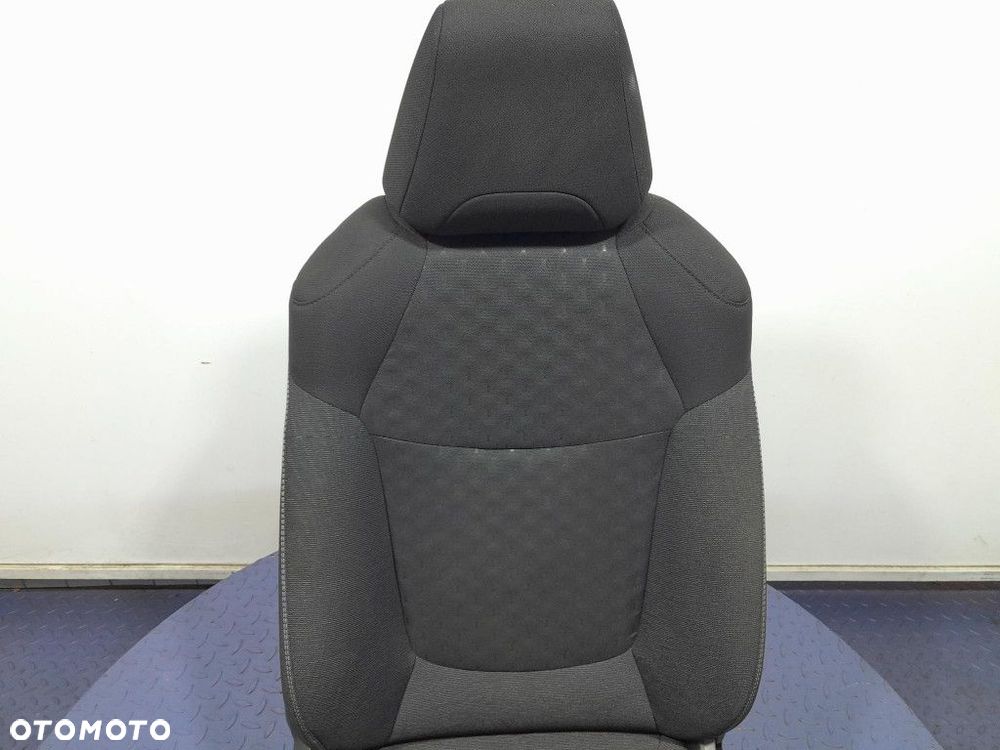 TOYOTA COROLLA XII E21 LIFT 22- SEDAN FOTEL PASAŻERA PRAWY EUROPA - 4