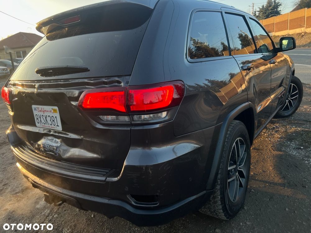 Jeep Grand Cherokee - 9