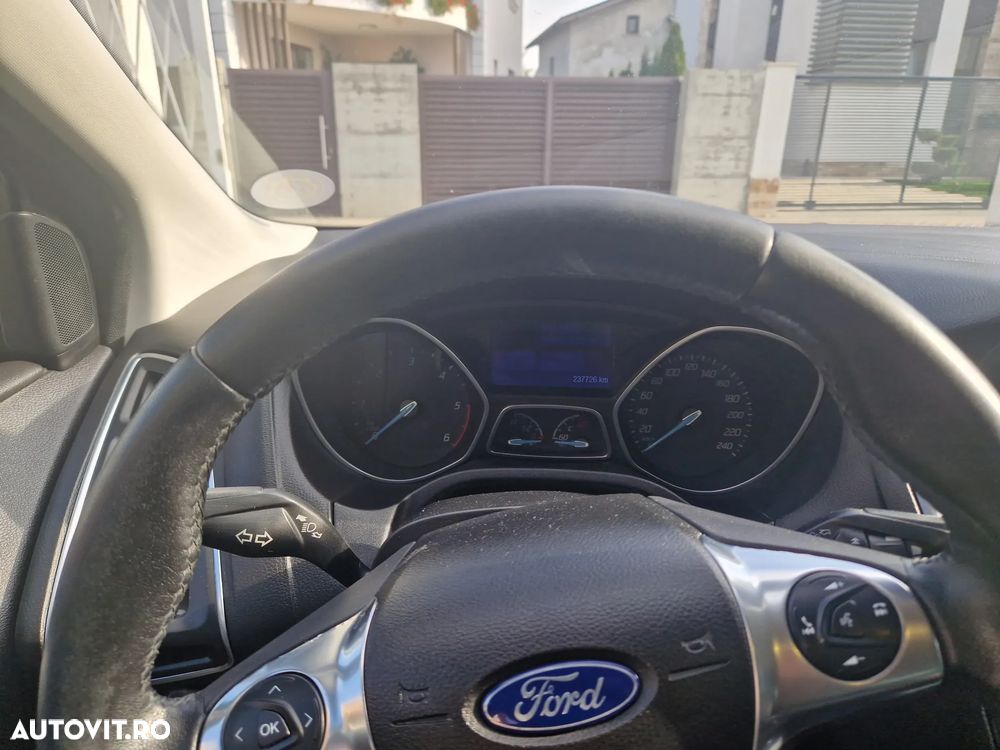 Ford Focus 1.6 TDCI DPF Titanium - 8