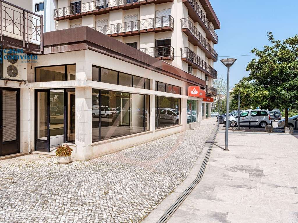 Loja com 158 m² junto ao Centro de Saúde de Fátima - Máxima Visibil... - Grande imagem: 3/12