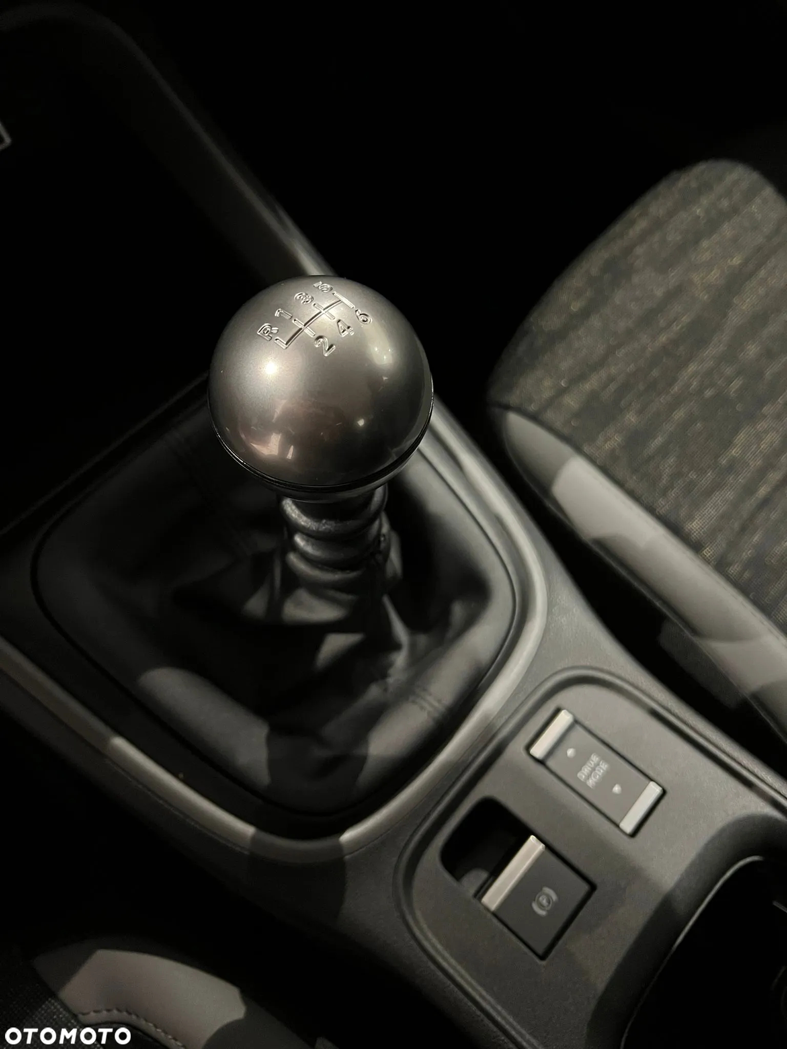 Jeep Avenger 1.2 GSE T3 Longitude FWD - 10