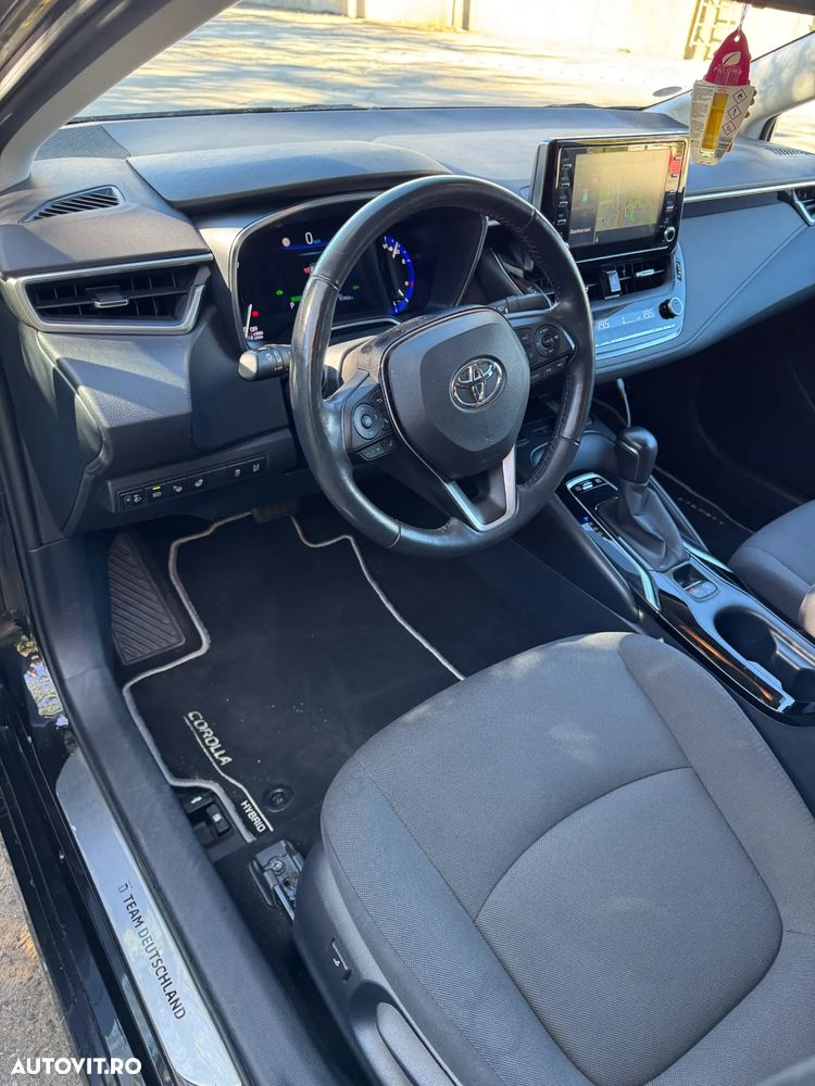 Toyota Corolla 1.8 Hybrid Team Deutschland - 8