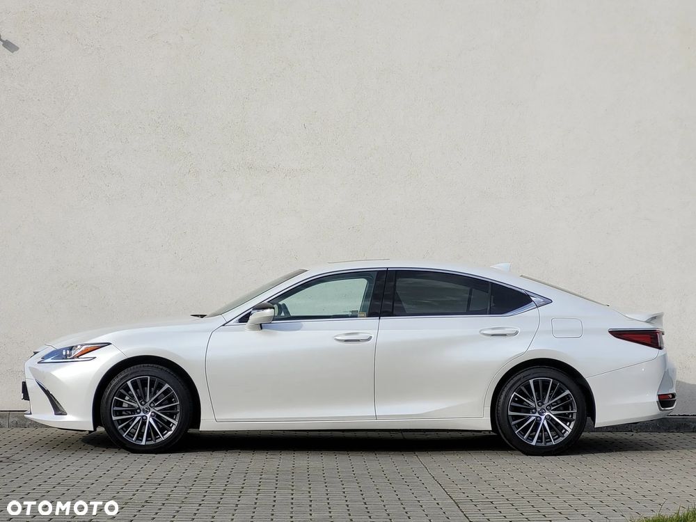 Lexus ES - 8