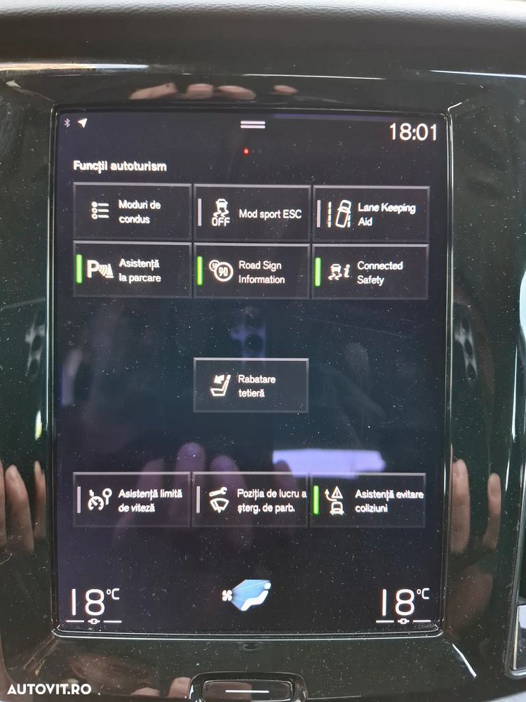 Volvo V60 B4 MHEV AT8 FWD Momentum Pro - 28