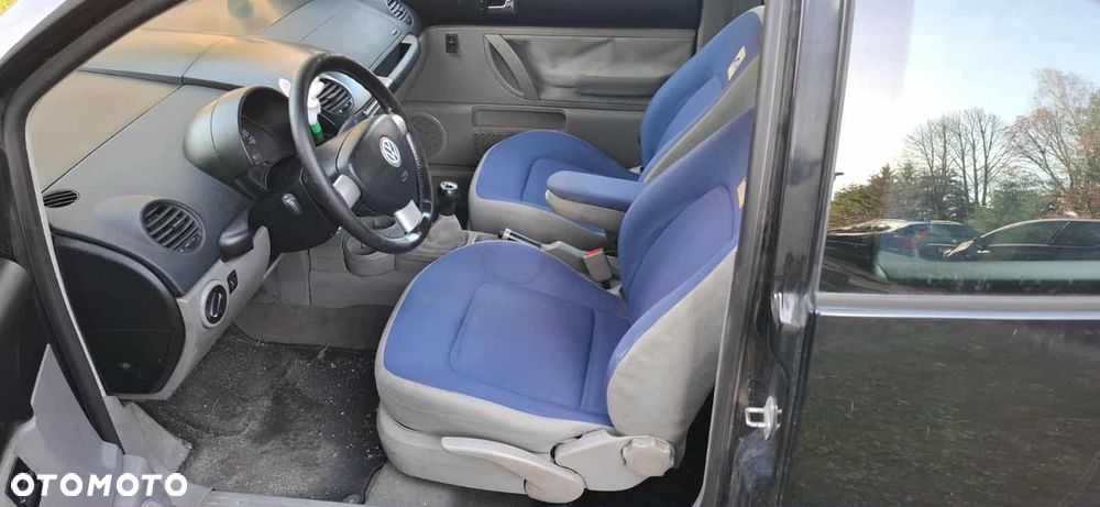 Volkswagen New Beetle - 11