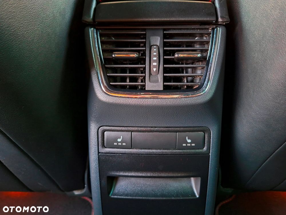 Skoda Octavia 2.0 TDI DSG RS - 35