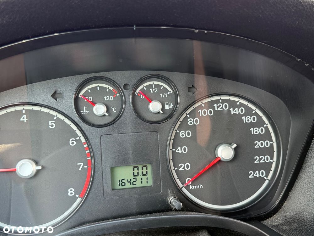 Ford Focus 1.6 16V Trend - 19