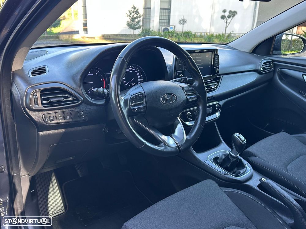 Hyundai i30 1.6 CRDI STyle Plus - 4