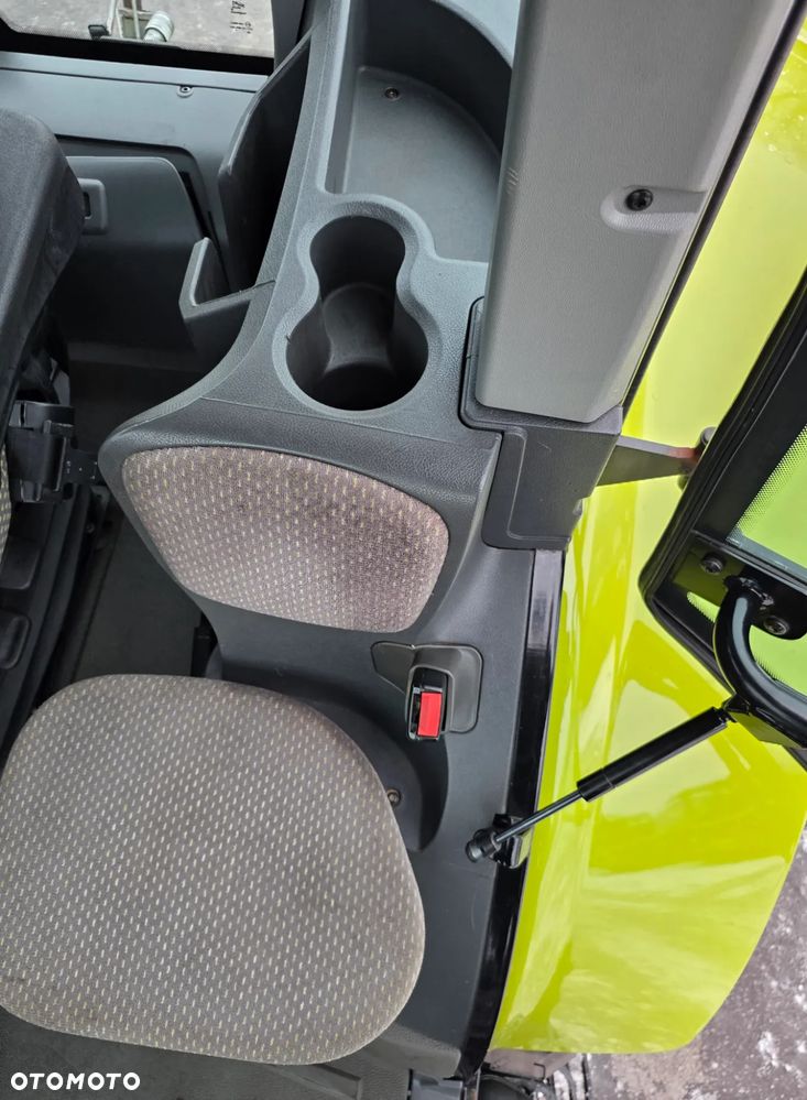 Claas Arion 650 - 13