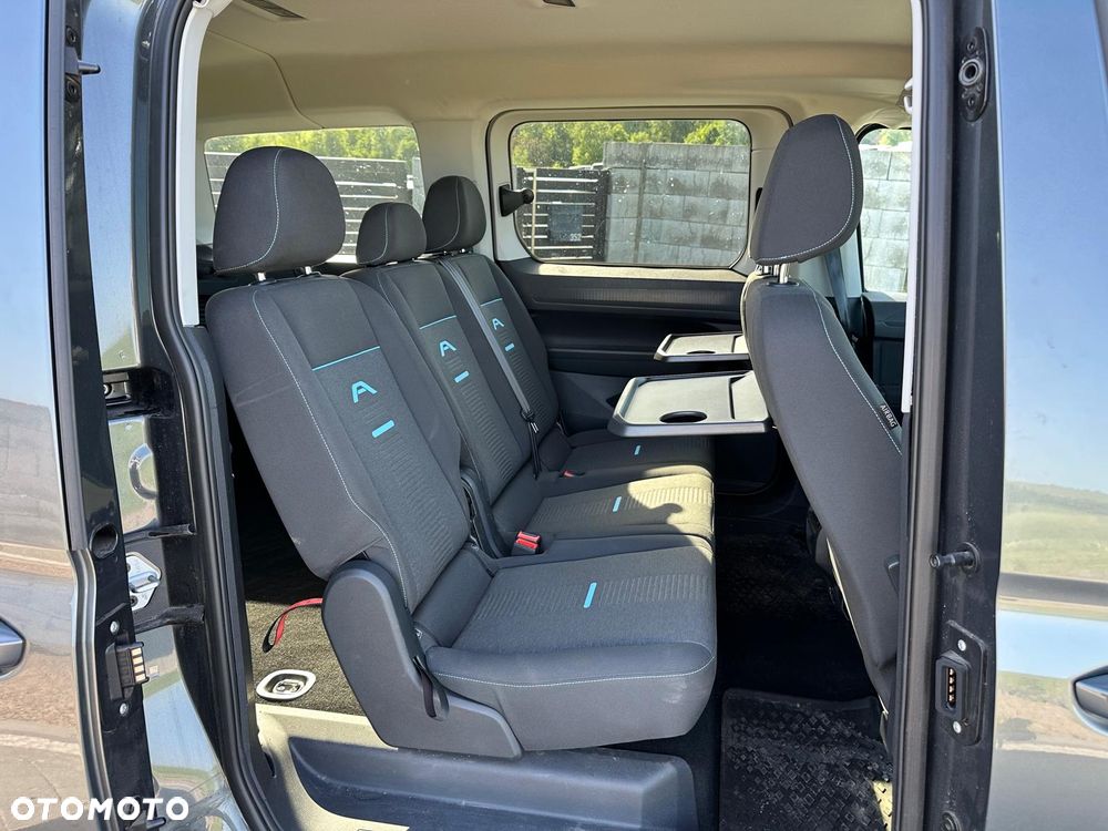 Ford Tourneo Connect - 11
