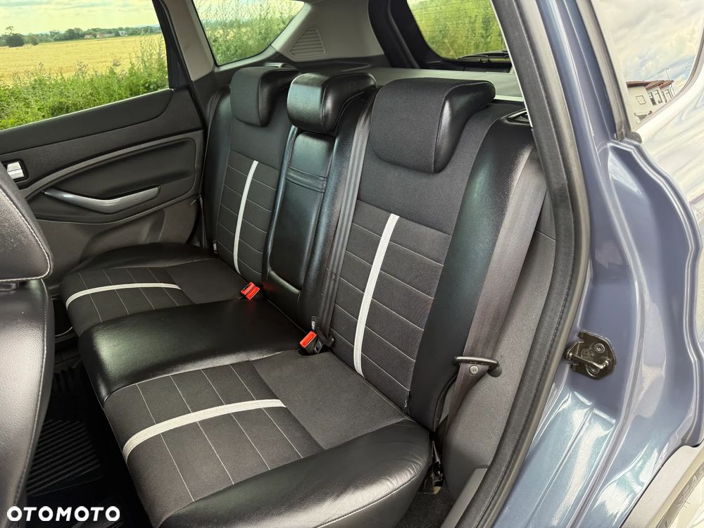 Ford Kuga 2.0 TDCi 4x4 Titanium - 11