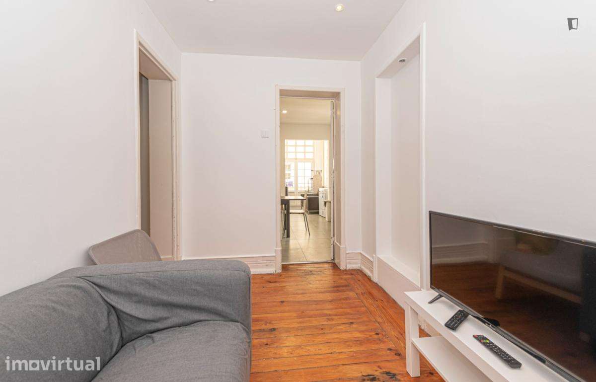Quarto - localizado em Marquês de Pombal Lisbon - Grande imagem: 4/20