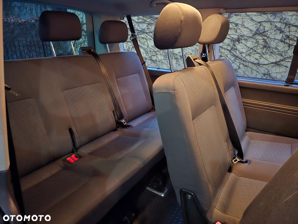 Volkswagen Transporter Caravelle Kurz Autm DPF Comfortline - 29