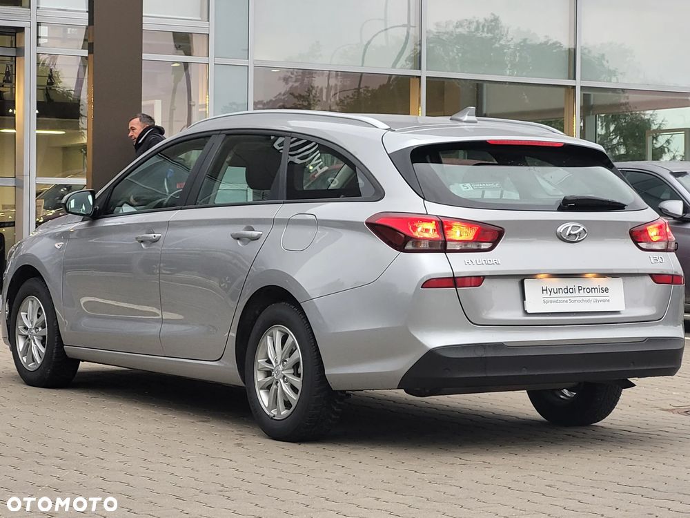 Hyundai i30 1.5 DPI Classic + - 6