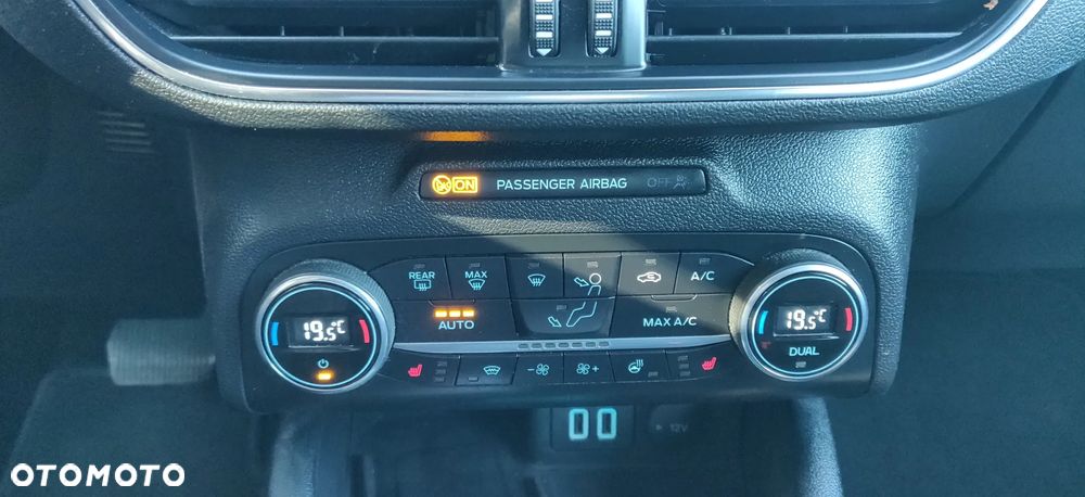 Ford Focus 1.0 EcoBoost Titanium - 17