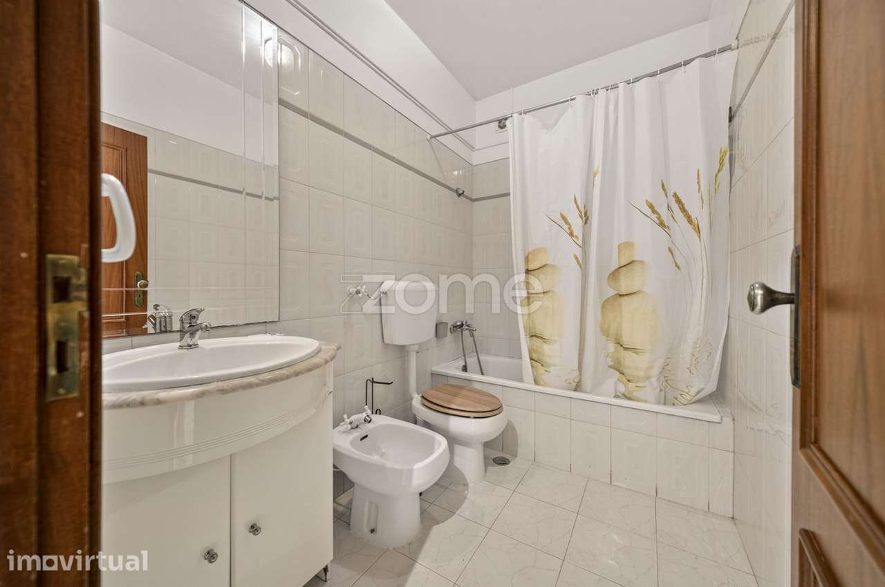 Apartamento T2 c/2 varandas a 3mins da estação das Mercês - Grande imagem: 4/22