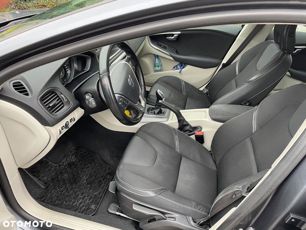 Volvo V40 D2 - 5