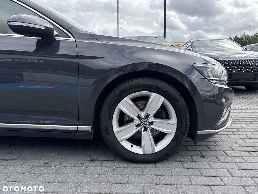 Volkswagen Passat 2.0 TDI 4Mot Elegance DSG - 24
