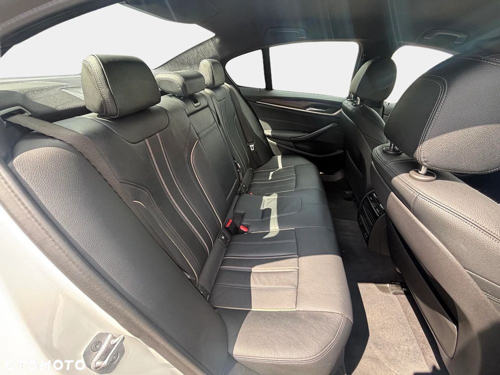 BMW Seria 5 520d Luxury Line sport - 18