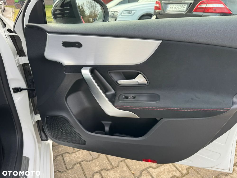 Mercedes-Benz Klasa A 250 e PHEV AMG Line 8G-DCT - 23