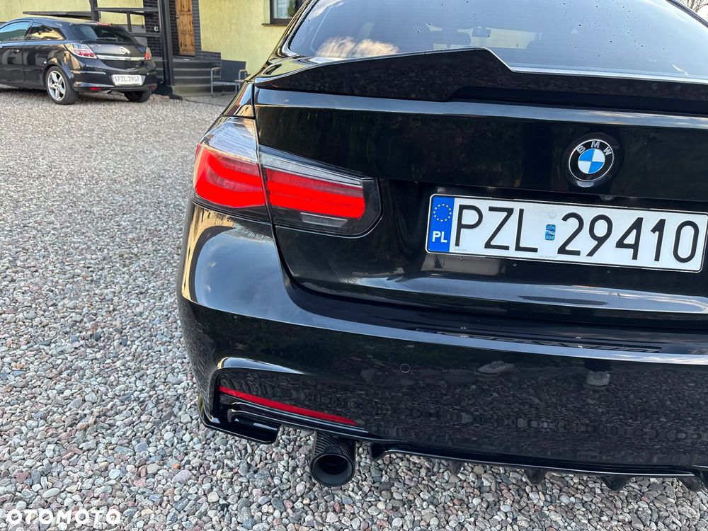 BMW Seria 3 335i Sport-Aut Luxury Line - 19