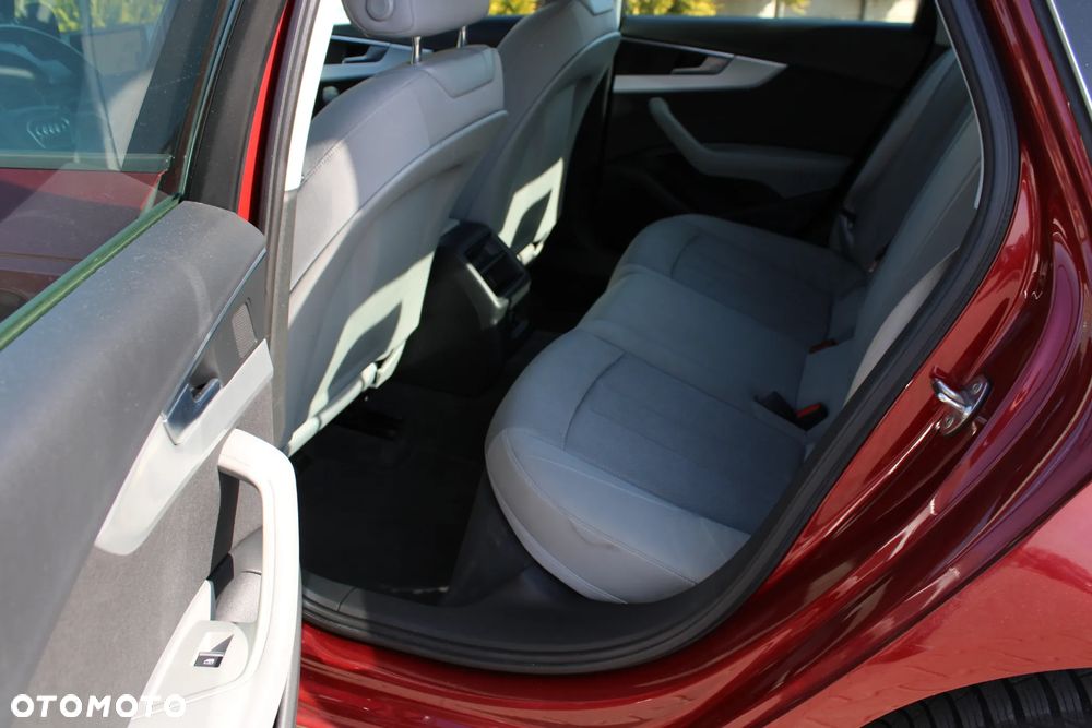 Audi A4 Limousine 2.0 TDI S tronic design - 34