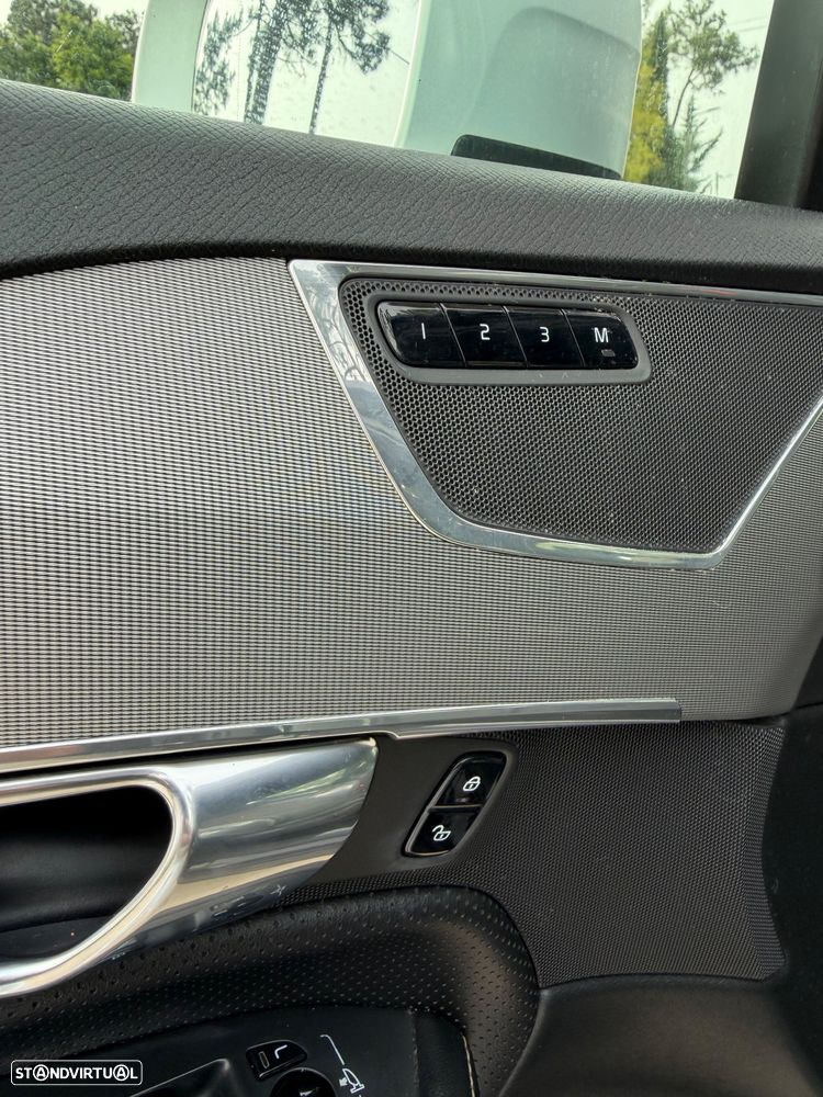 Volvo XC 90 2.0 D4 R-Design - 18