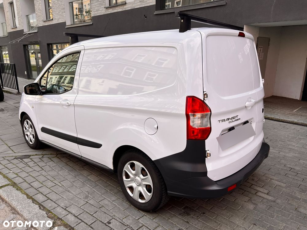 Ford Transit Courier - 4