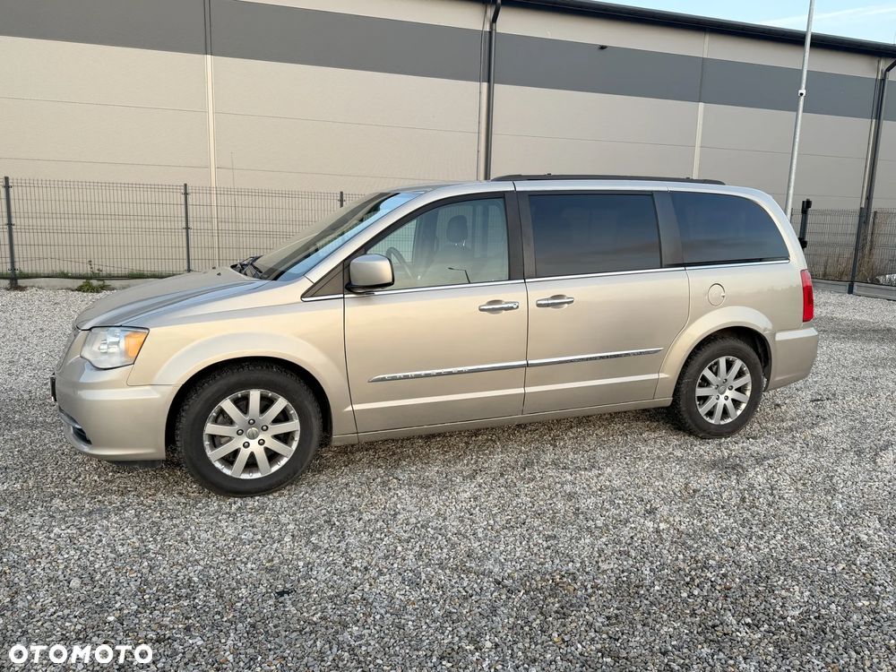 Chrysler Town & Country 3.6 Limited - 1