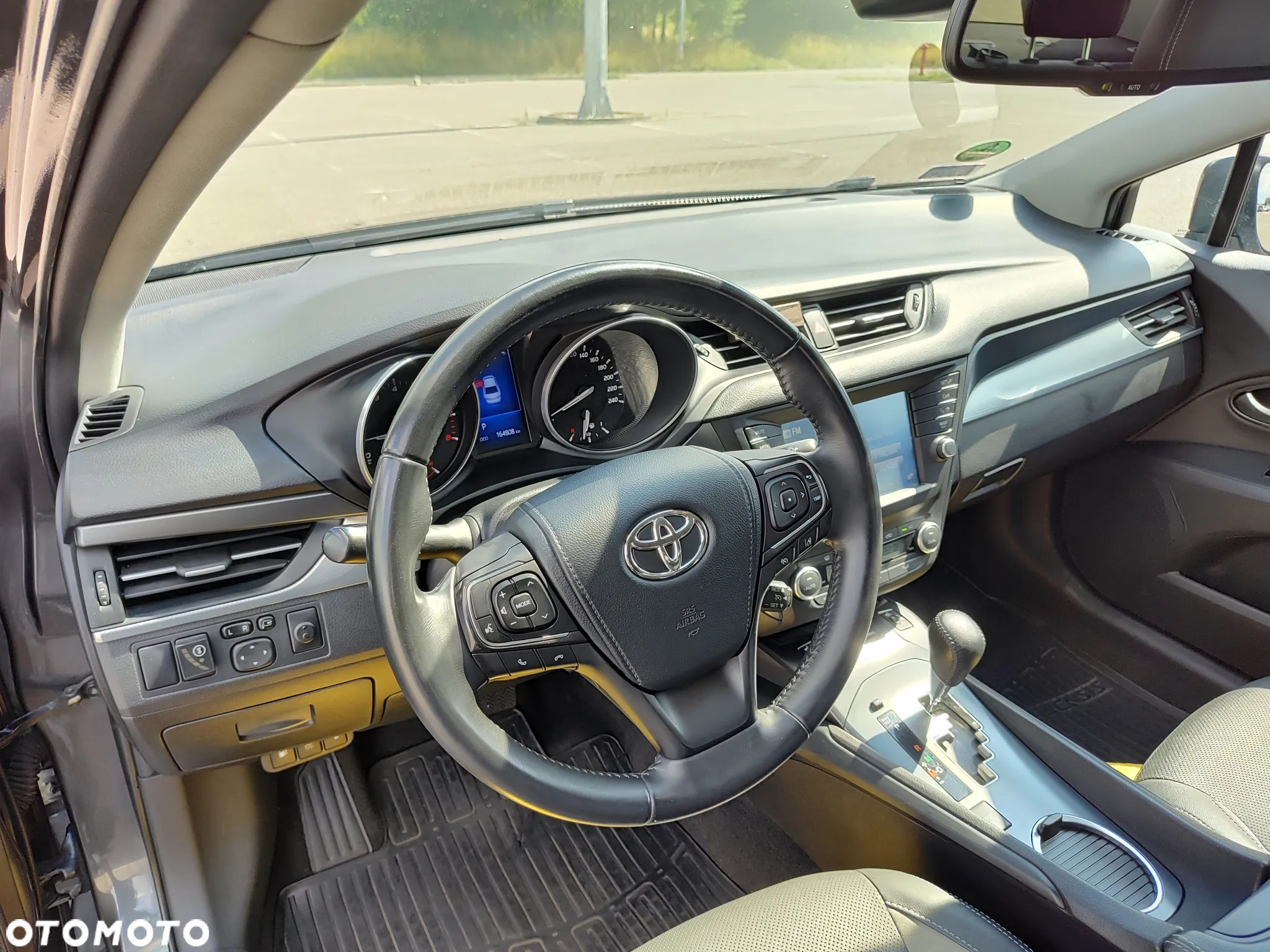 Toyota Avensis - 8