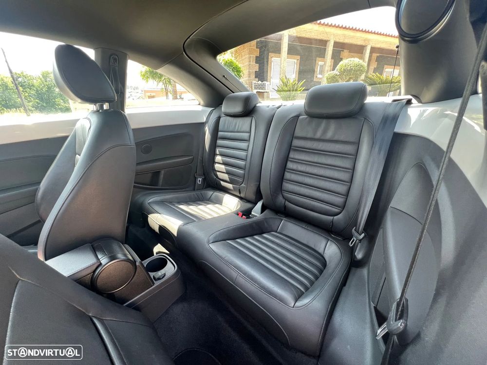 VW New Beetle 1.6 TDI DPF Blue Motion Technologie Design - 12