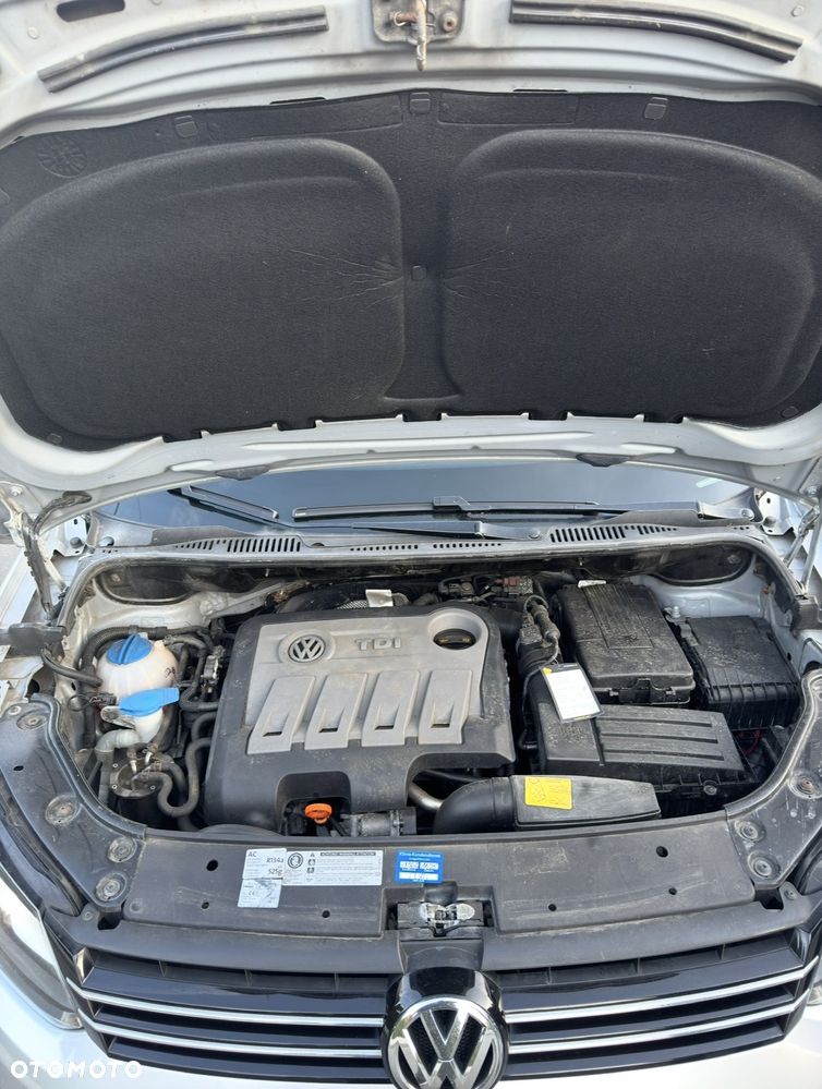 Volkswagen Touran 1.6 TDI DPF BlueMotion Technology Highline - 18