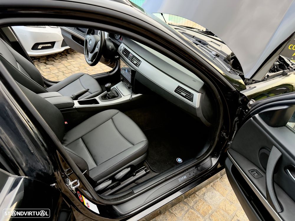 BMW 320 d Exclusive - 46