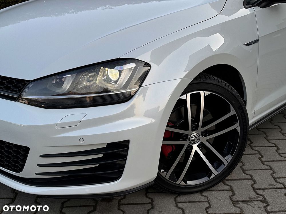 Volkswagen Golf 2.0 TDI BMT GTD - 30