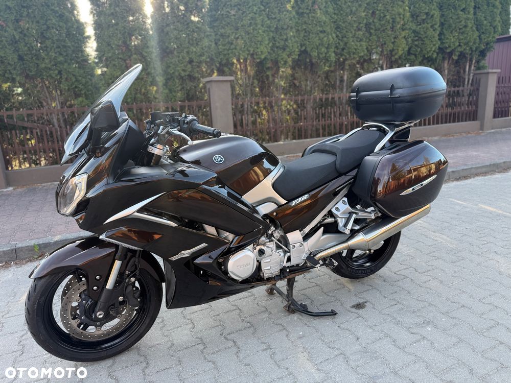Yamaha FJR - 16