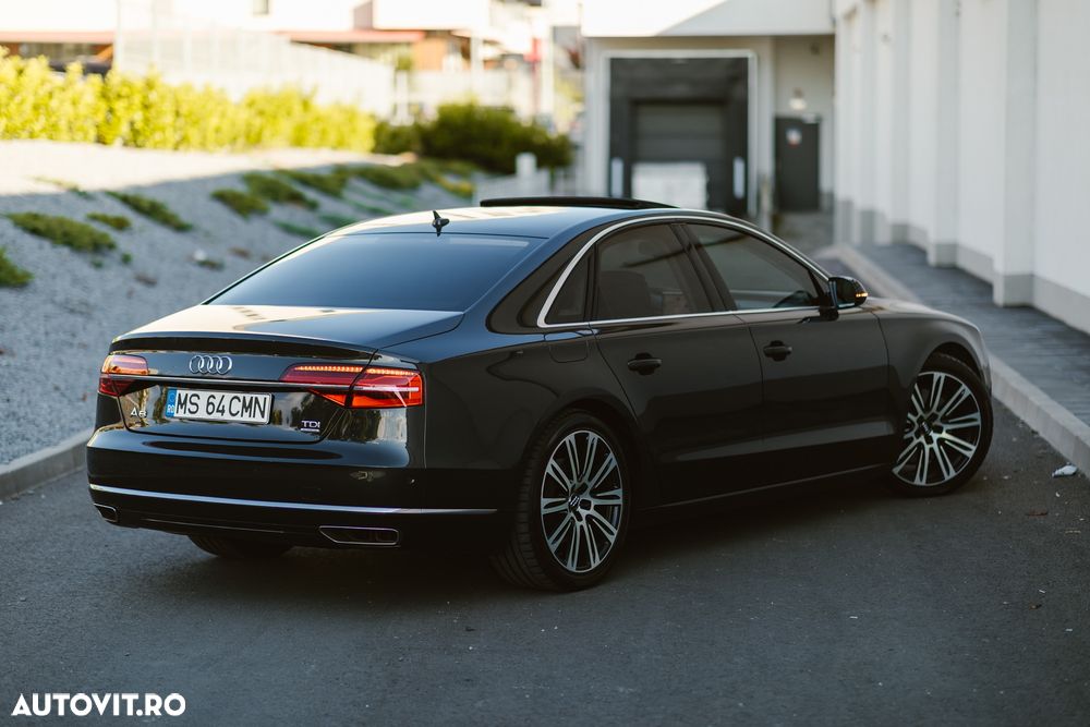 Audi A8 - 8