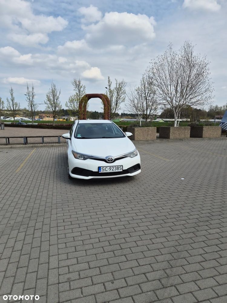 Toyota Auris 1.4 D-4D Active - 10