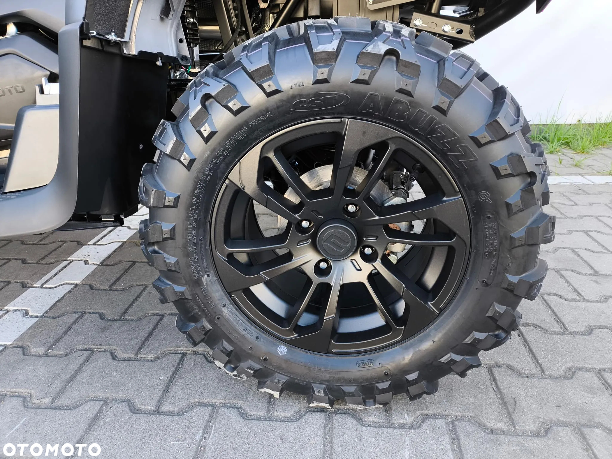 CFMoto CForce - 9