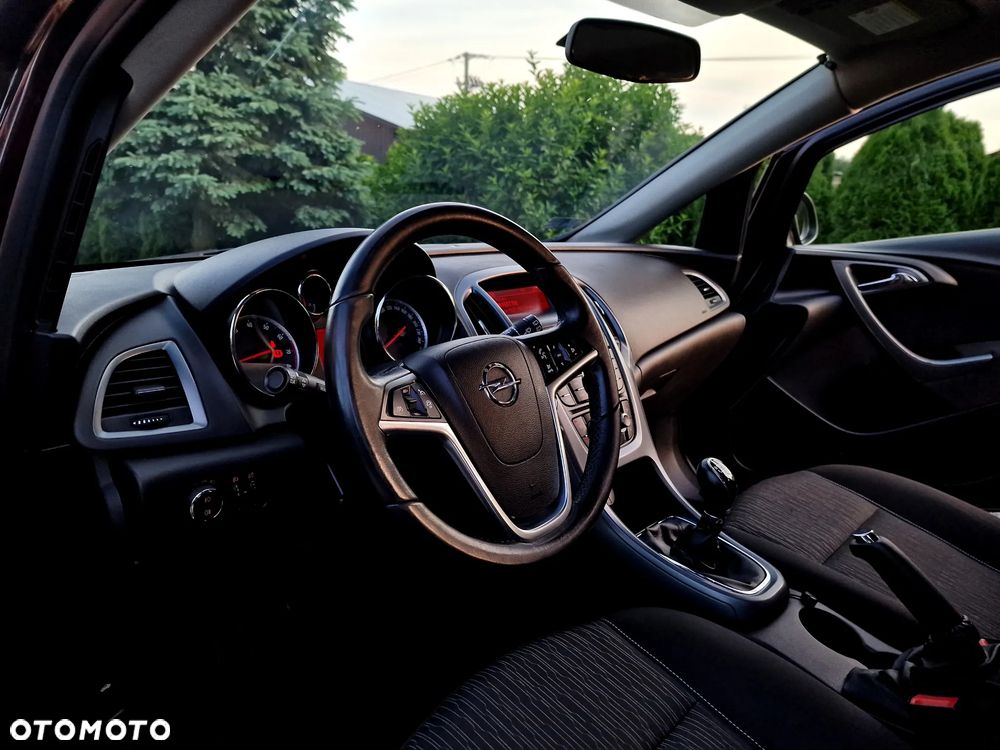 Opel Astra 1.4 T Enjoy S&S - 22